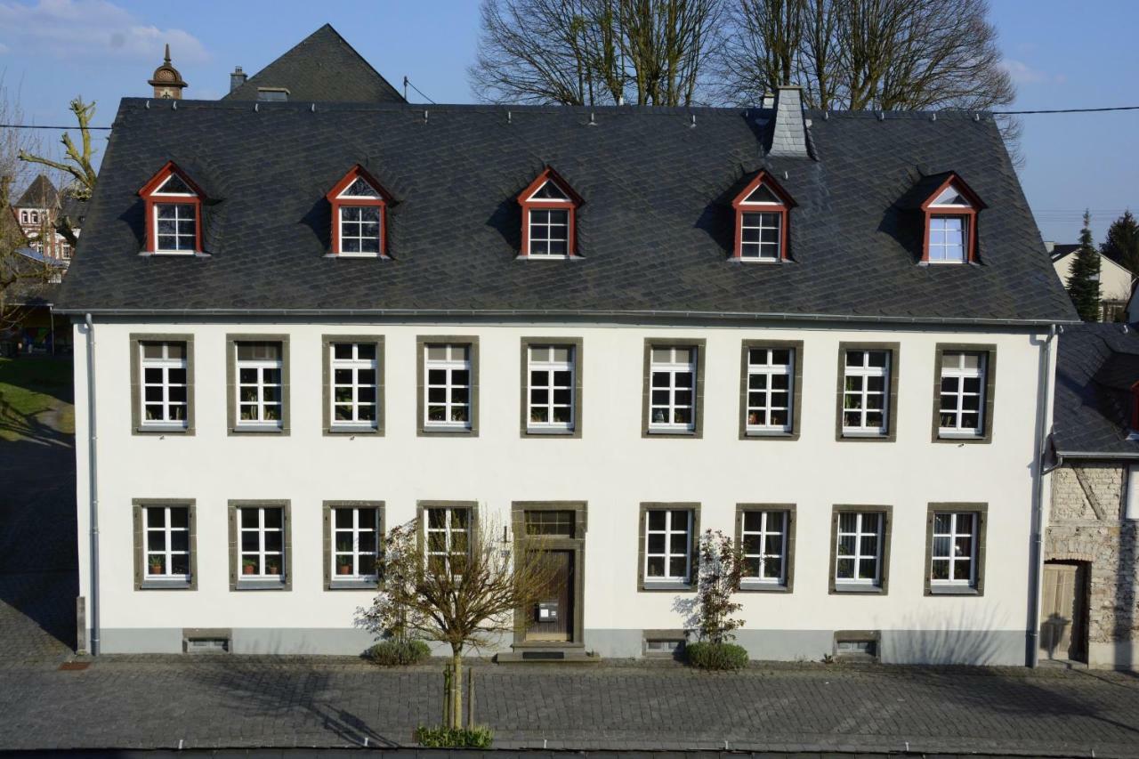 Stiftsherrenhaus Munstermaifeld Экстерьер фото